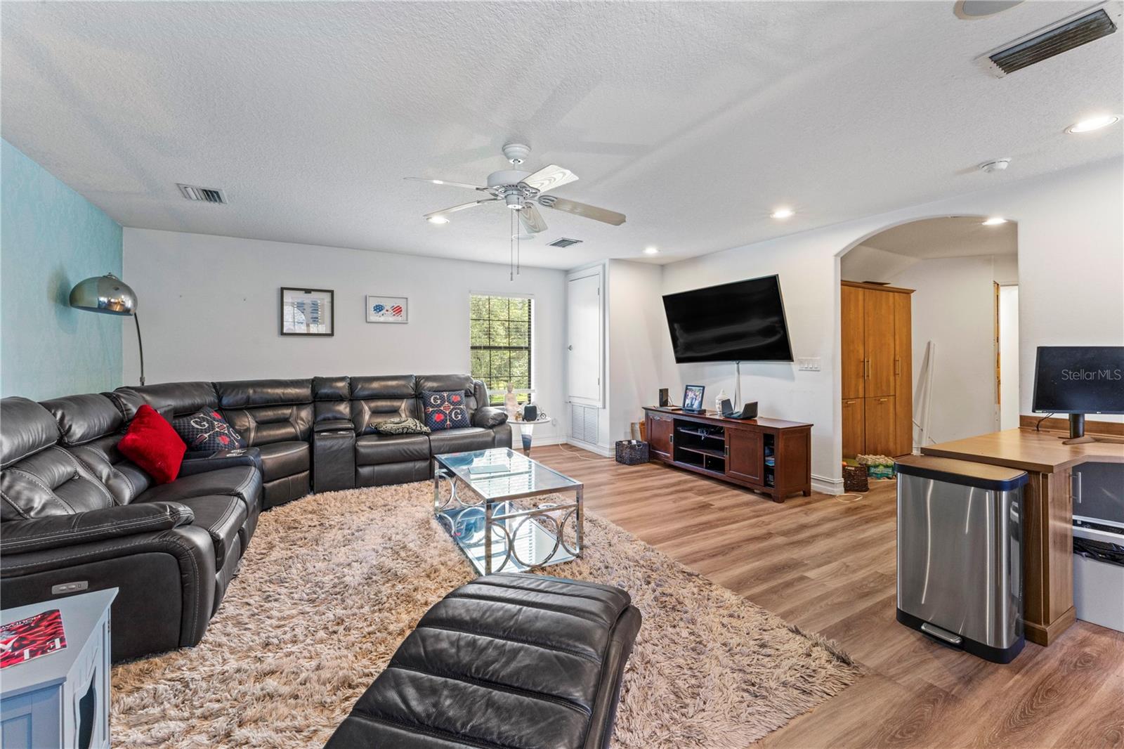 Image 25 of 91 For 17423 Boyette Road