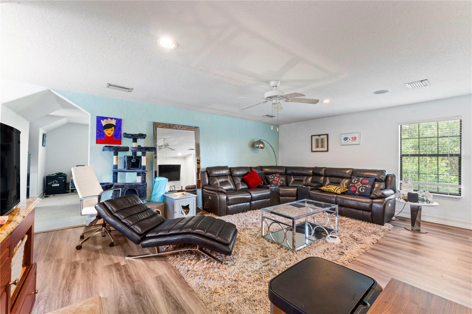 Image 27 of 91 For 17423 Boyette Road
