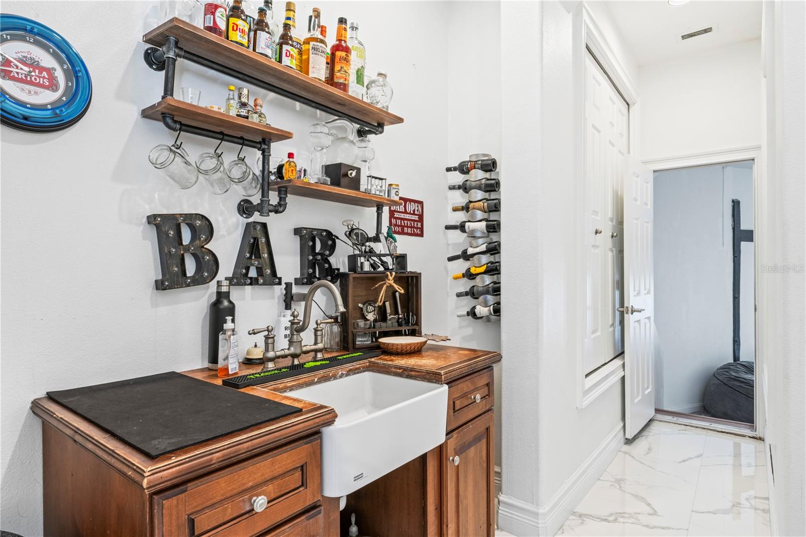 Image 38 of 91 For 17423 Boyette Road