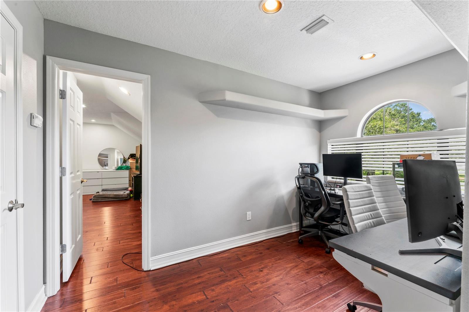Image 53 of 91 For 17423 Boyette Road