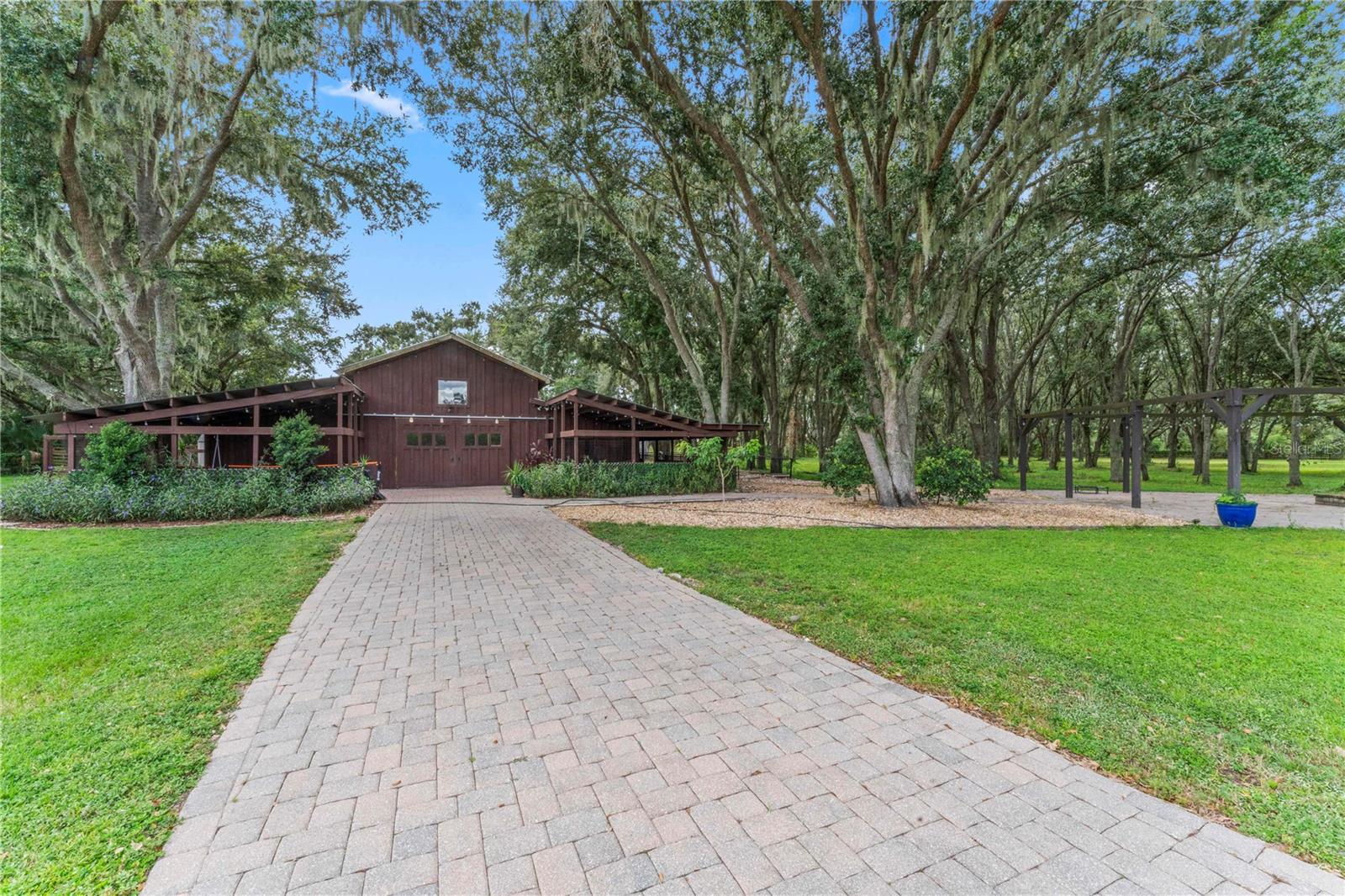 Image 63 of 91 For 17423 Boyette Road