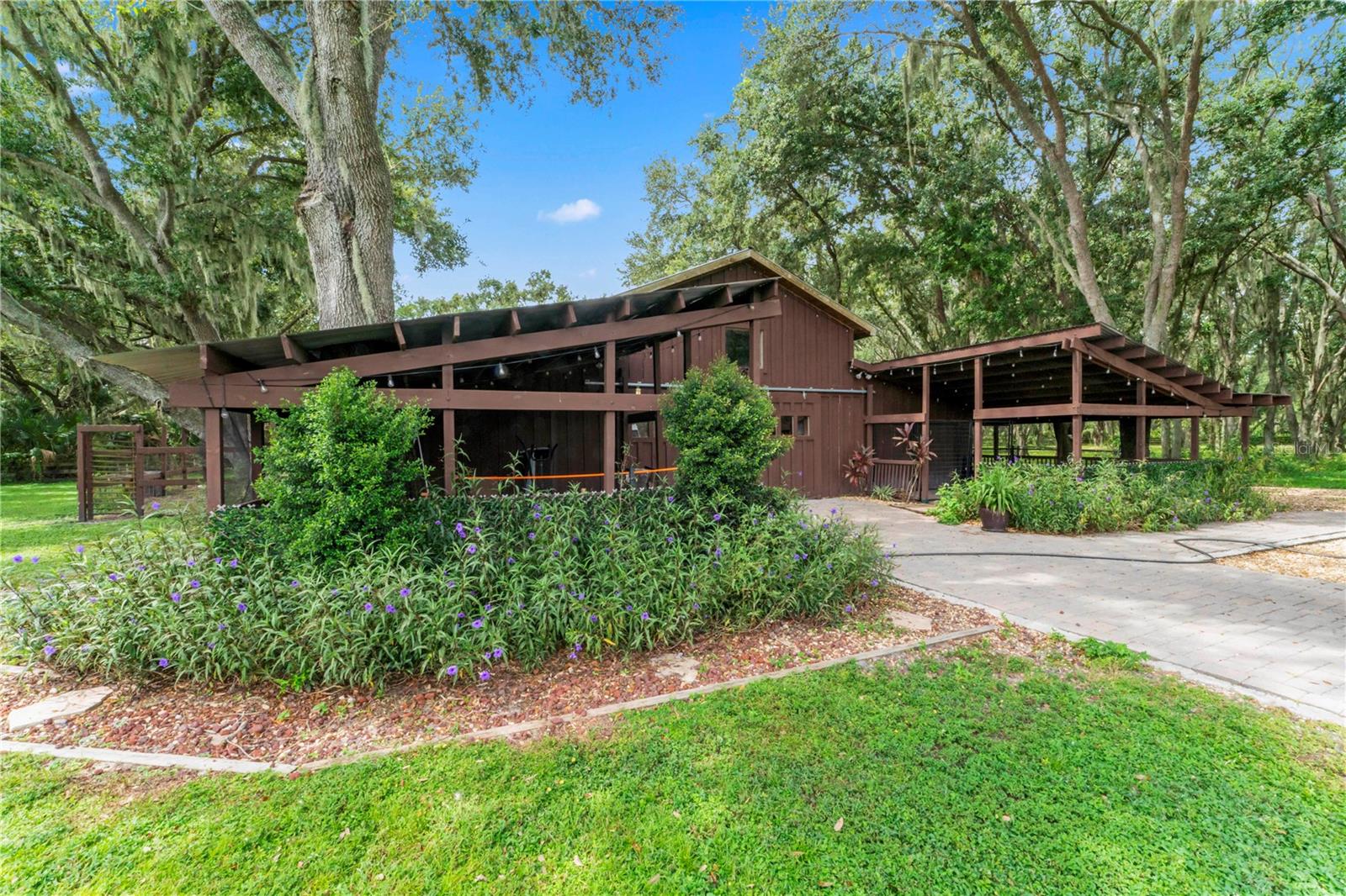 Image 65 of 91 For 17423 Boyette Road