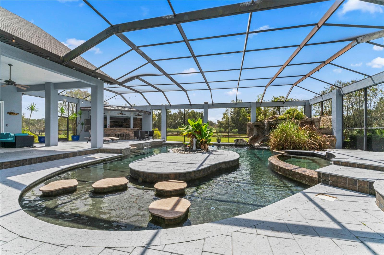 Image 69 of 91 For 17423 Boyette Road