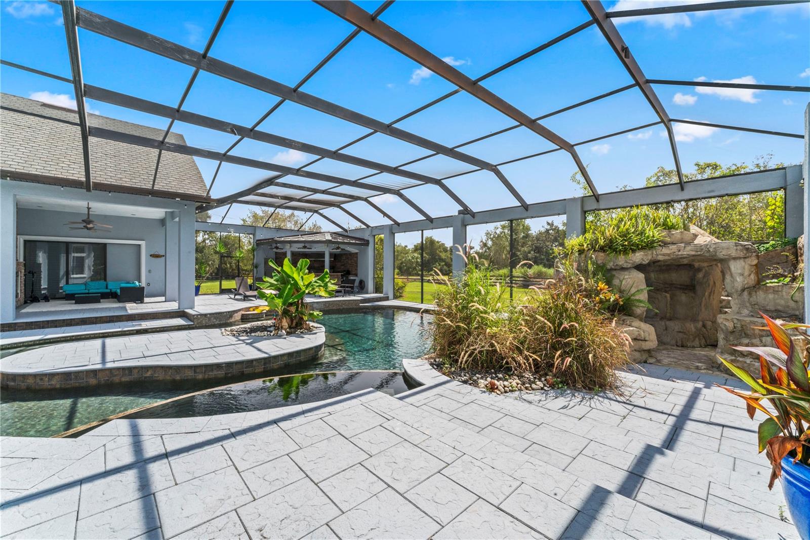 Image 70 of 91 For 17423 Boyette Road