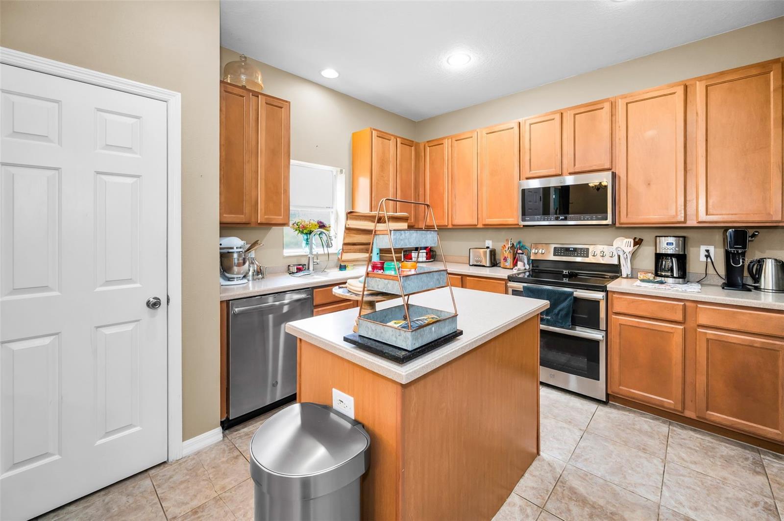 Image 11 of 57 For 1033 Bella Vista Drive Ne
