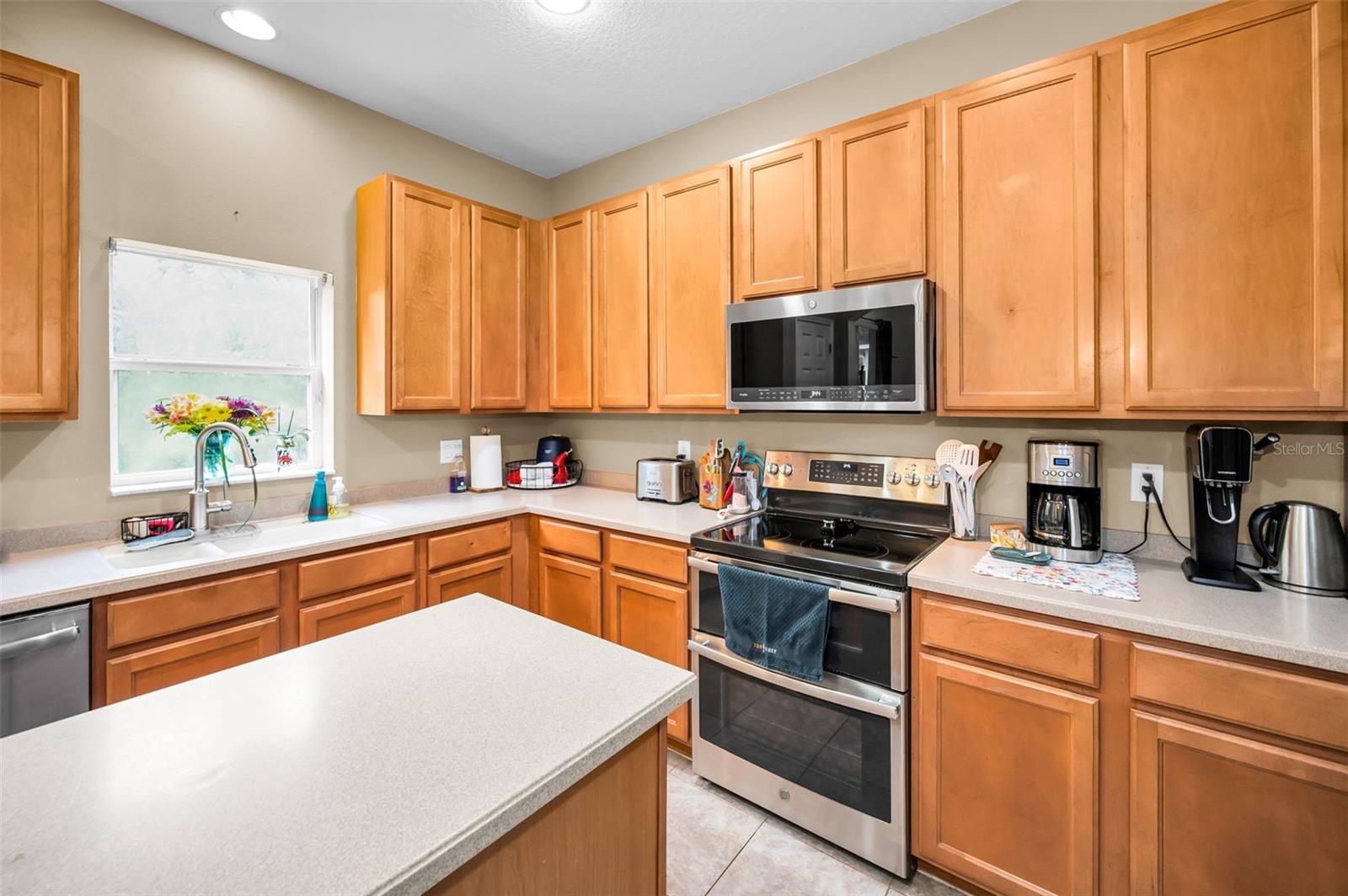 Image 12 of 57 For 1033 Bella Vista Drive Ne