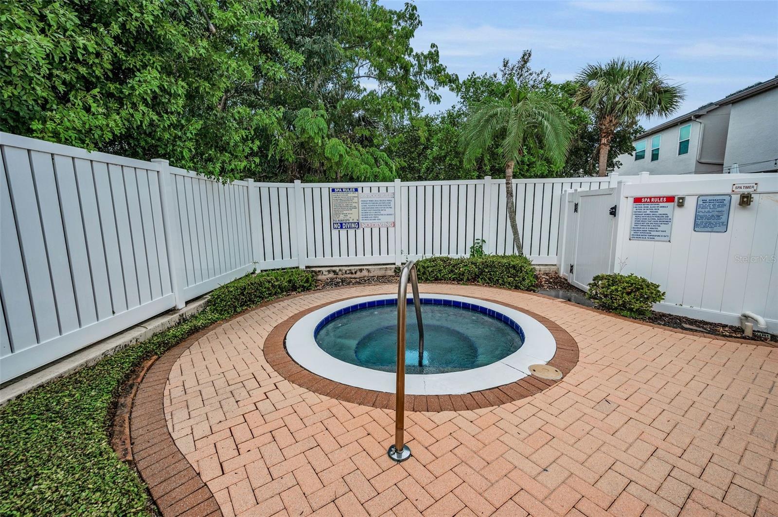 Image 49 of 57 For 1033 Bella Vista Drive Ne