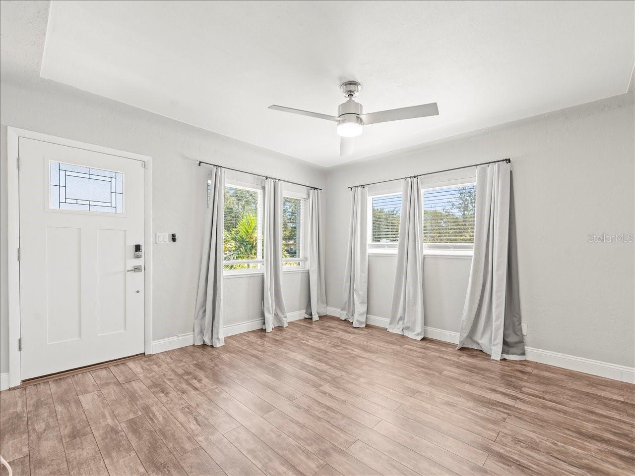 Image 6 of 37 For 2200 Capri Drive