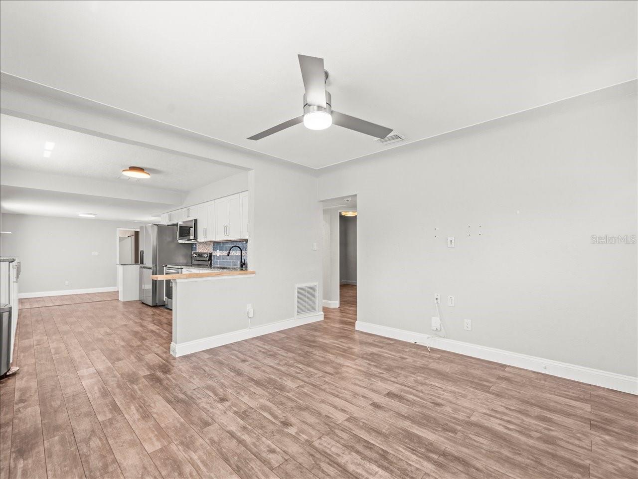 Image 8 of 37 For 2200 Capri Drive