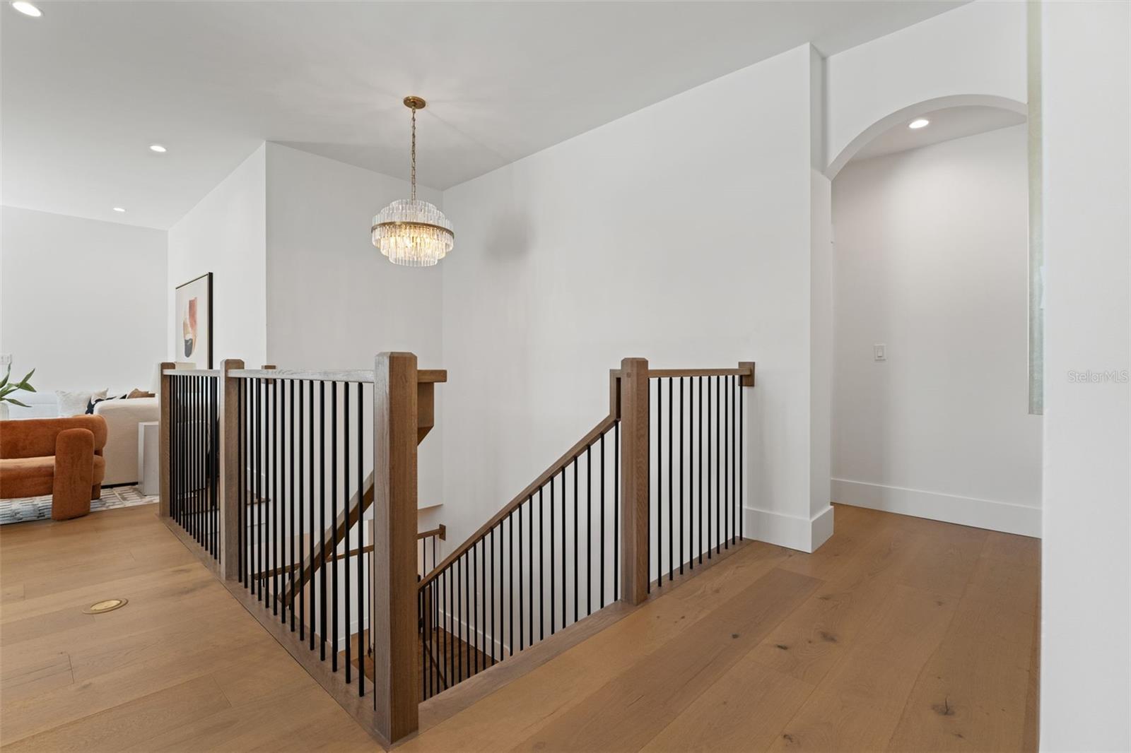 Image 24 of 39 For 806 Idlewood Avenue