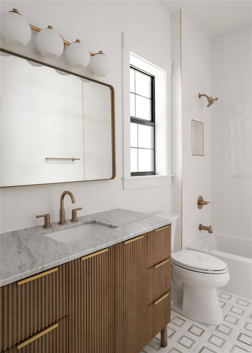 Image 31 of 39 For 806 Idlewood Avenue