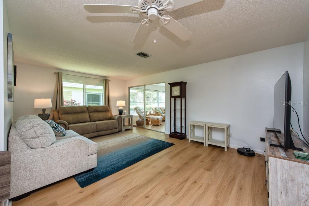 Image 4 of 36 For 3503 Teeside Drive