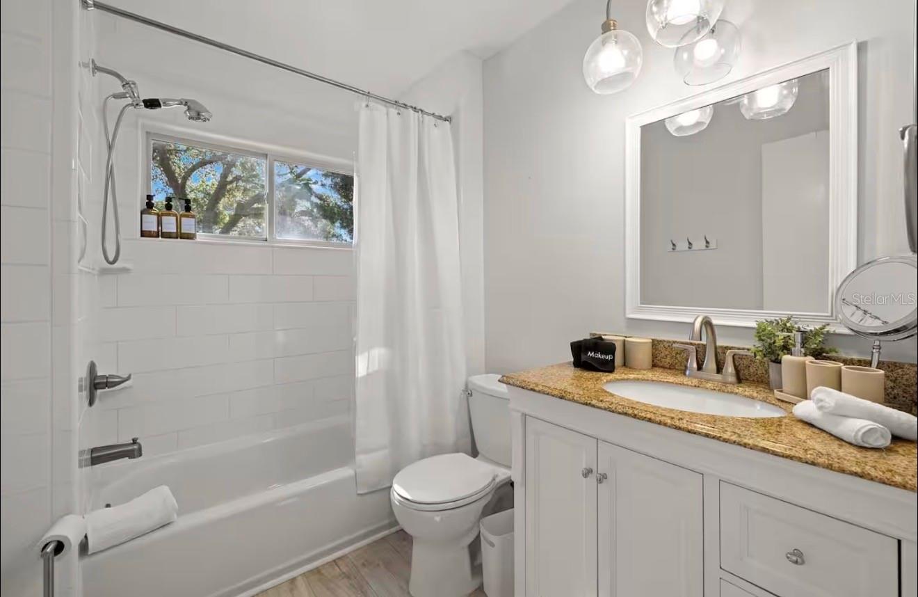 Image 14 of 31 For 1518 Wexford Drive N