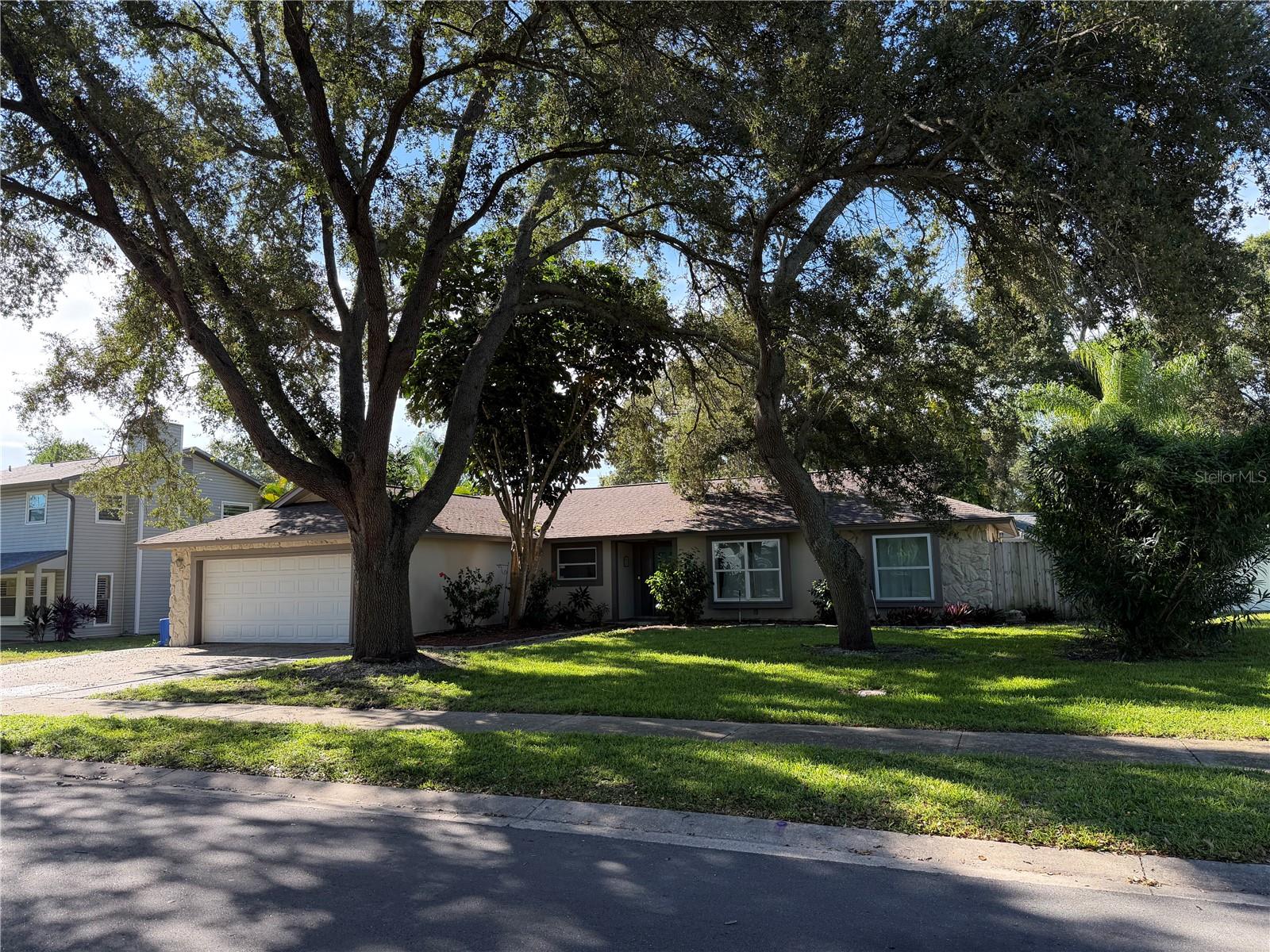 Image 2 of 31 For 1518 Wexford Drive N