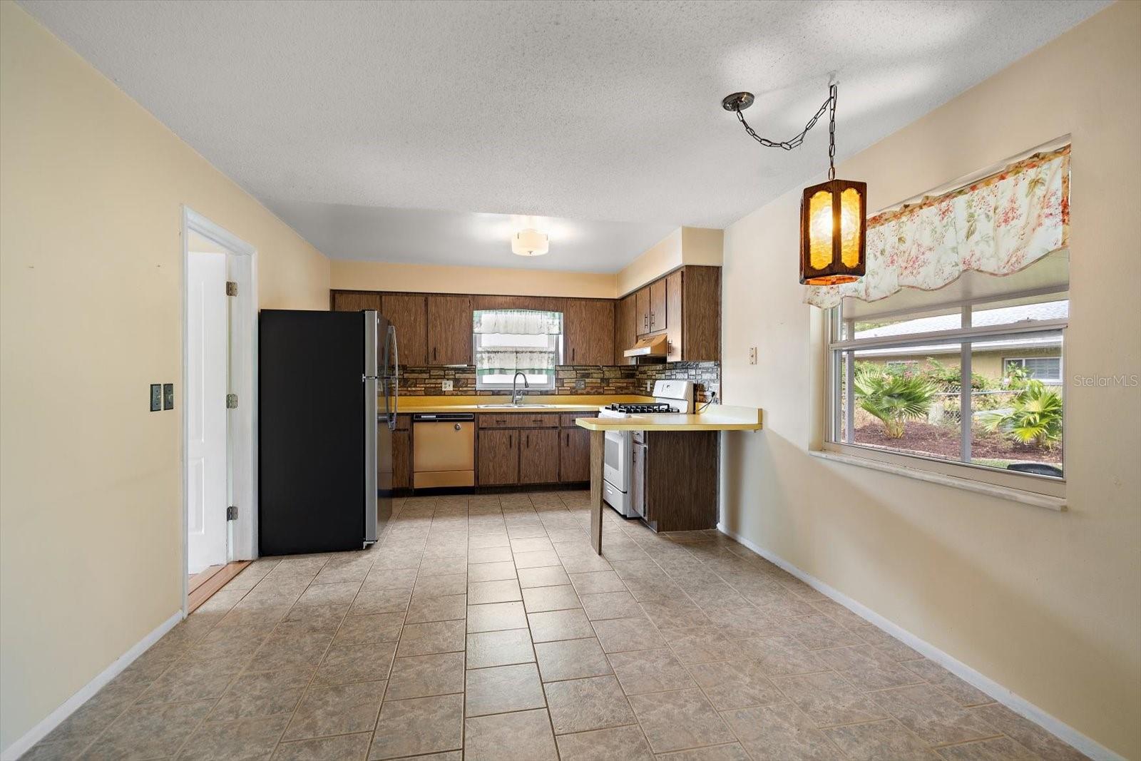 Image 10 of 37 For 2850 Spring Lake Drive