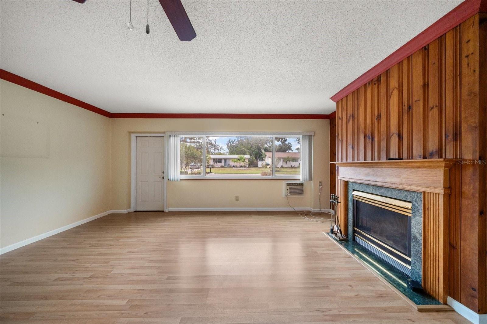 Image 4 of 37 For 2850 Spring Lake Drive