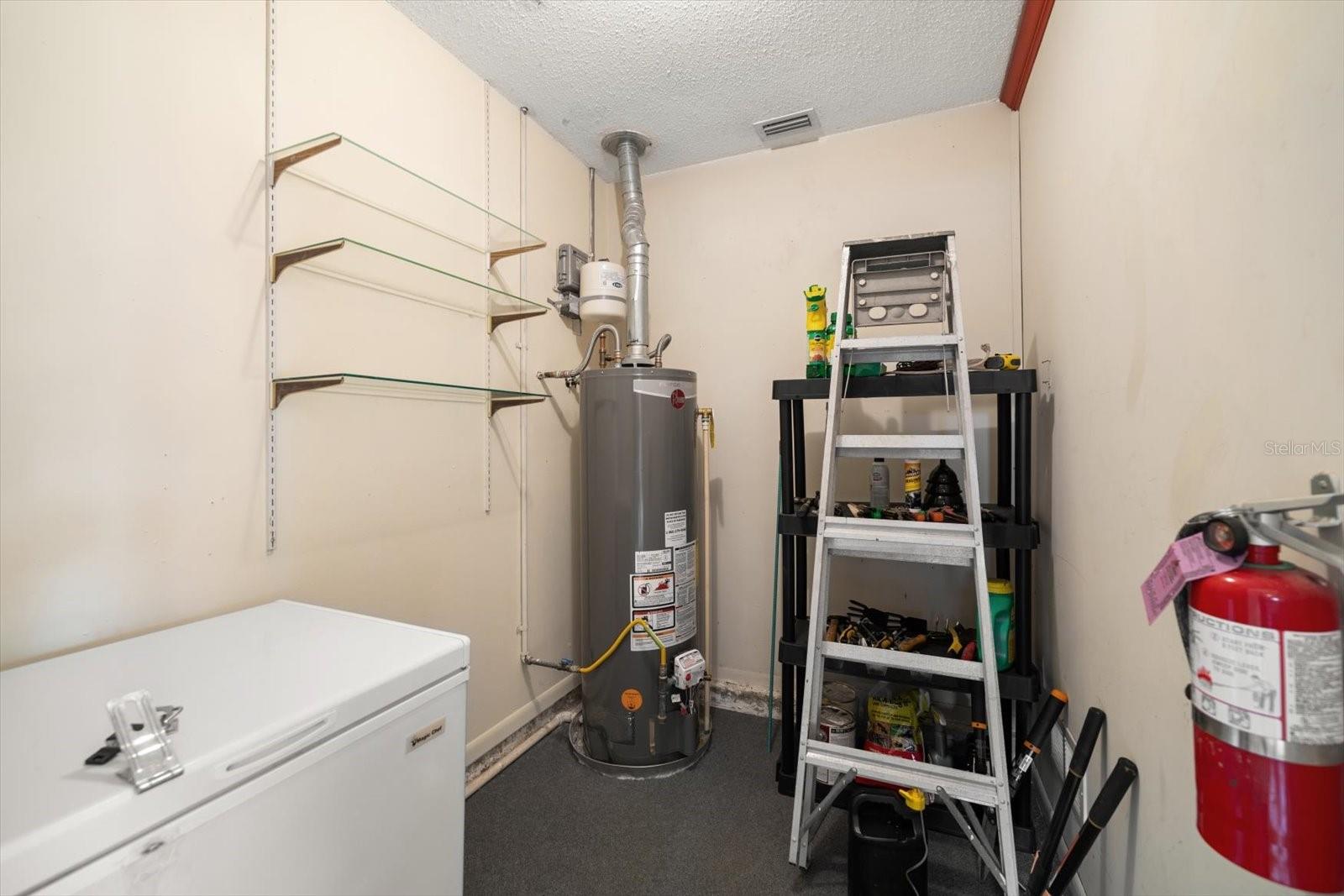 Image 7 of 37 For 2850 Spring Lake Drive