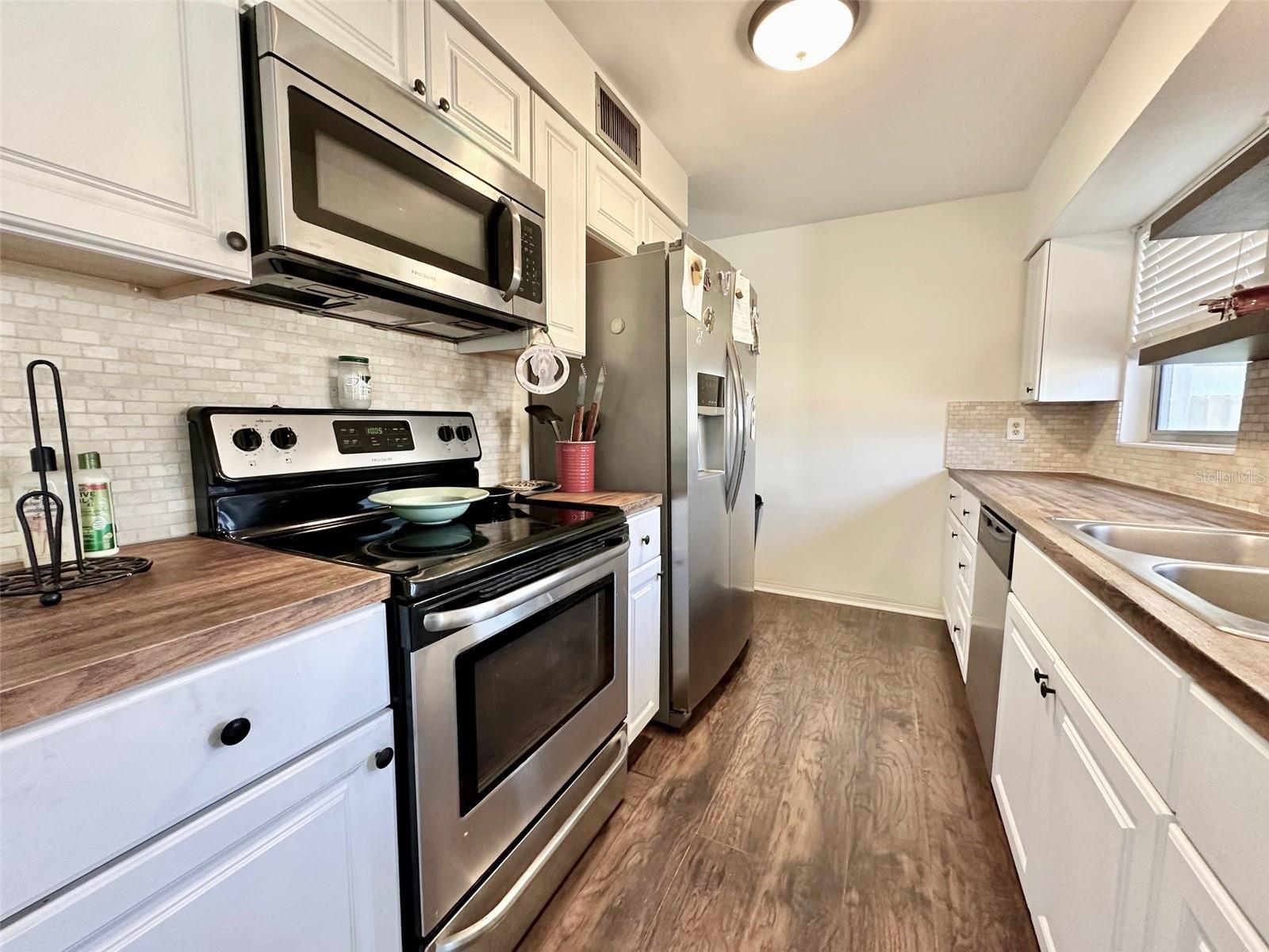 Image 2 of 11 For 8470 121st Street