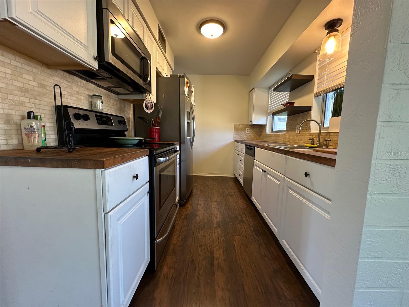 Image 3 of 11 For 8470 121st Street