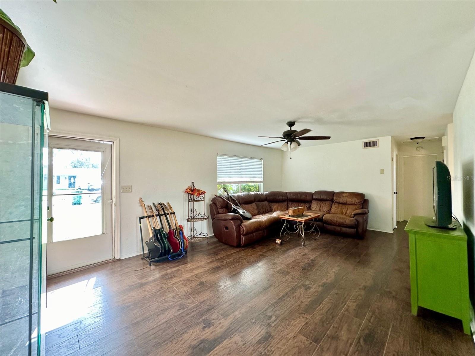 Image 6 of 11 For 8470 121st Street