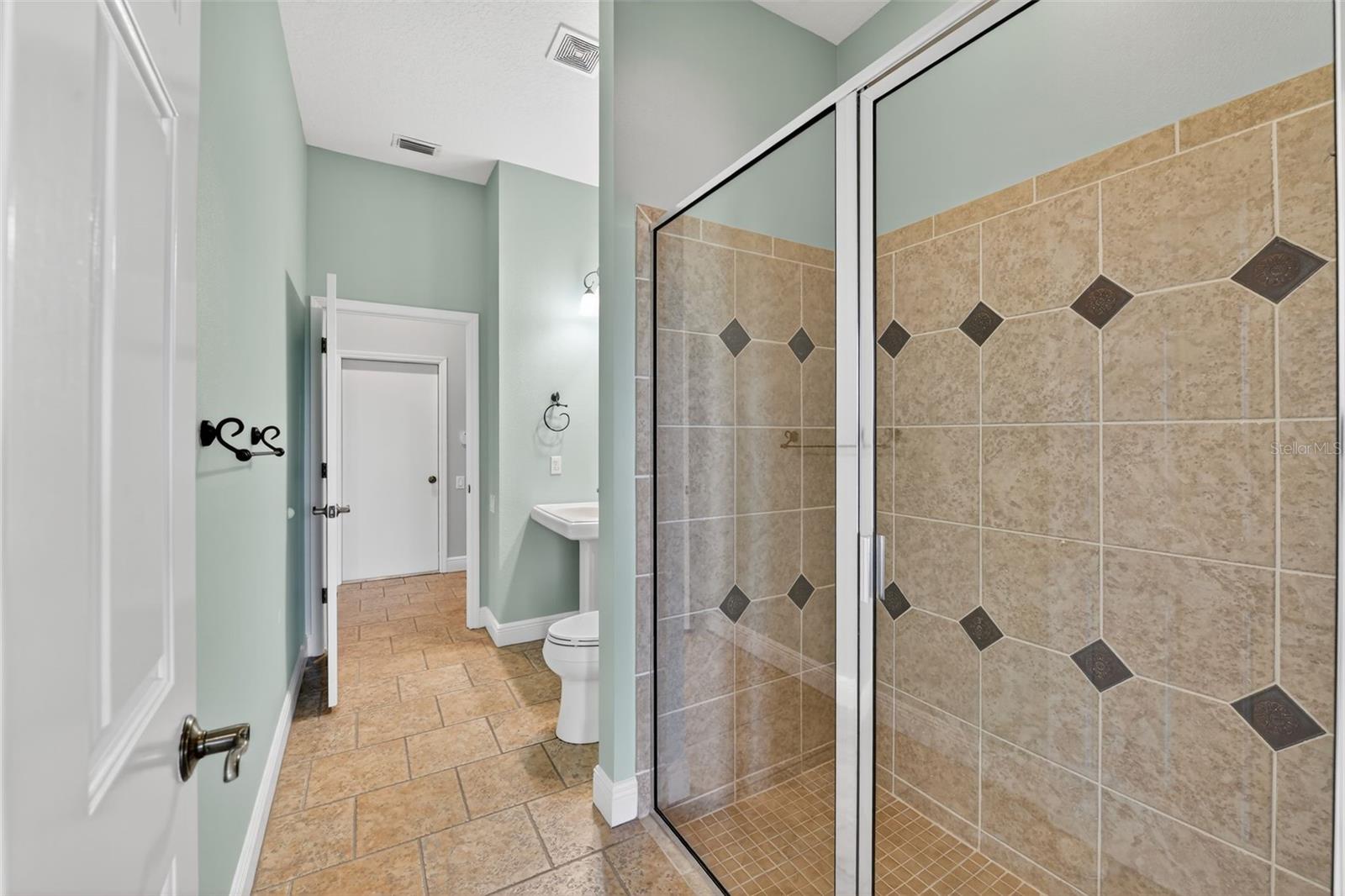 Image 15 of 56 For 5617 Seagrass Place