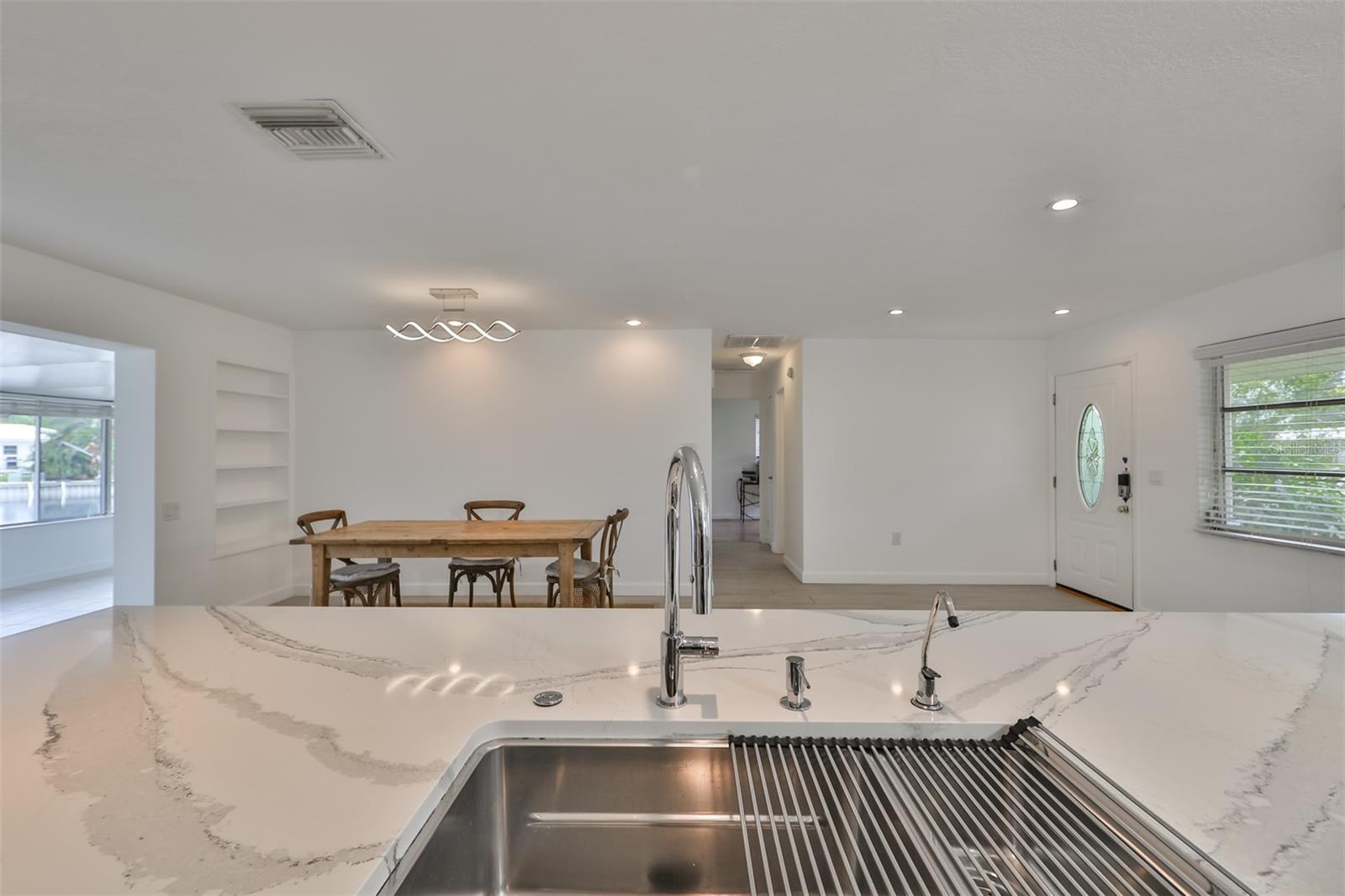 Image 9 of 55 For 4713 Dover Street Ne