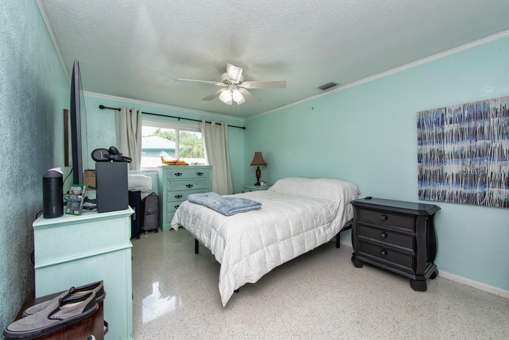 Image 22 of 45 For 4187 52nd Avenue S