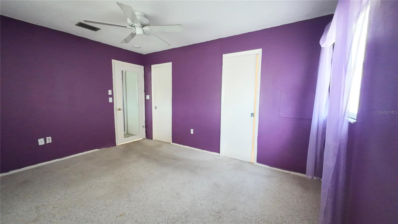 Image 15 of 28 For 623 Park Circle