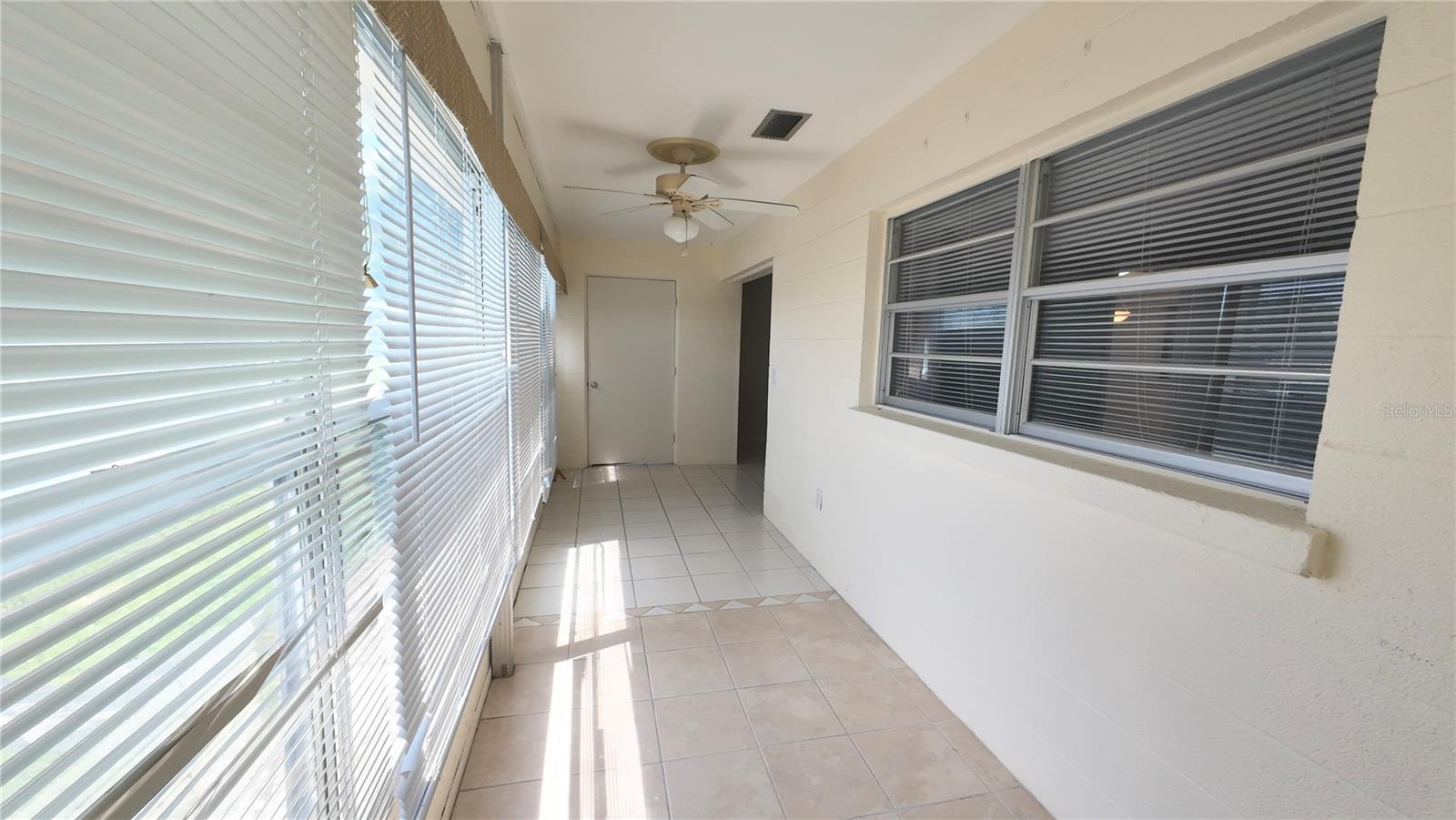 Image 19 of 28 For 623 Park Circle