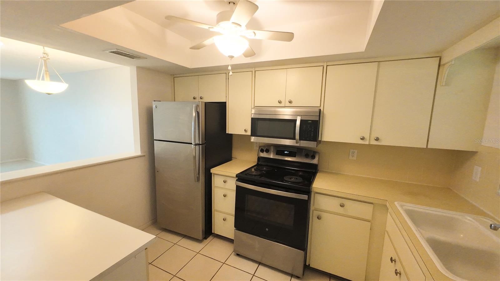 Image 6 of 28 For 623 Park Circle