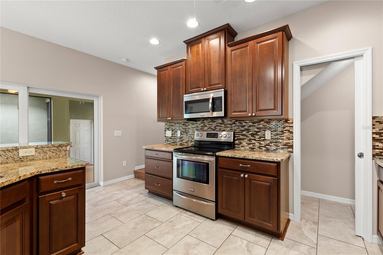 Image 16 of 41 For 7333 Trask Street