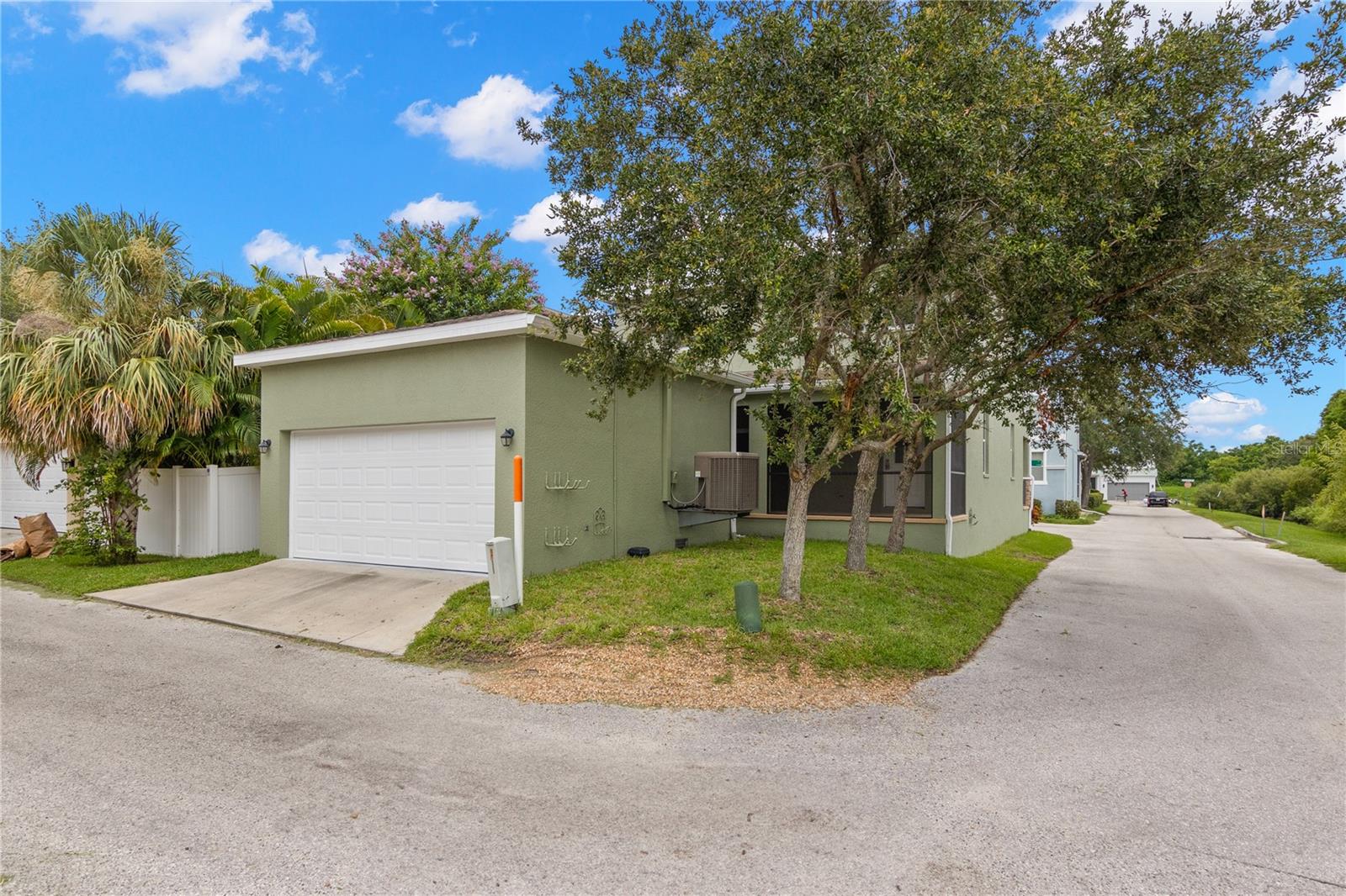 Image 21 of 41 For 7333 Trask Street