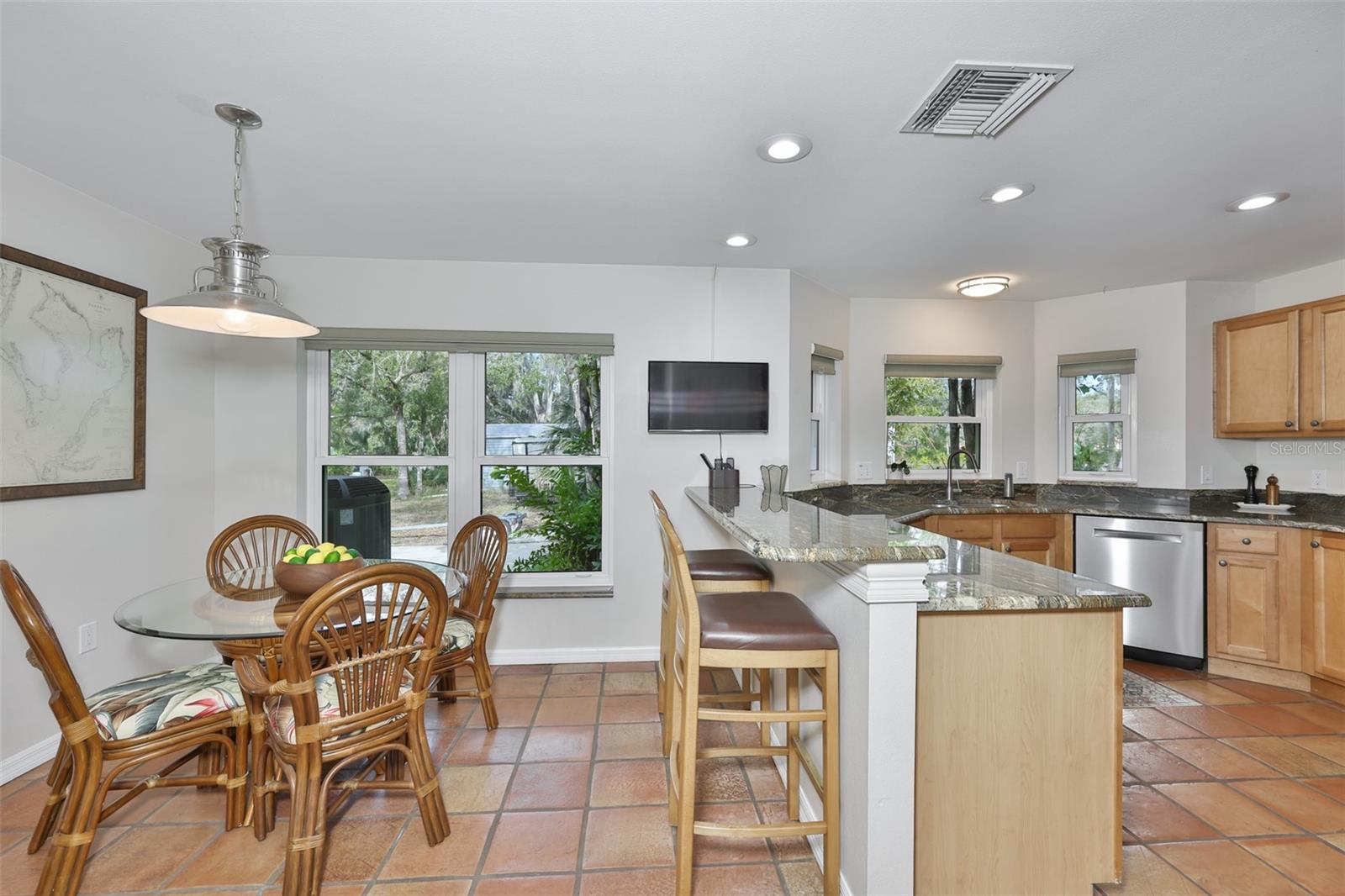 Listing photo id 32 for 3301 Timberlee Road