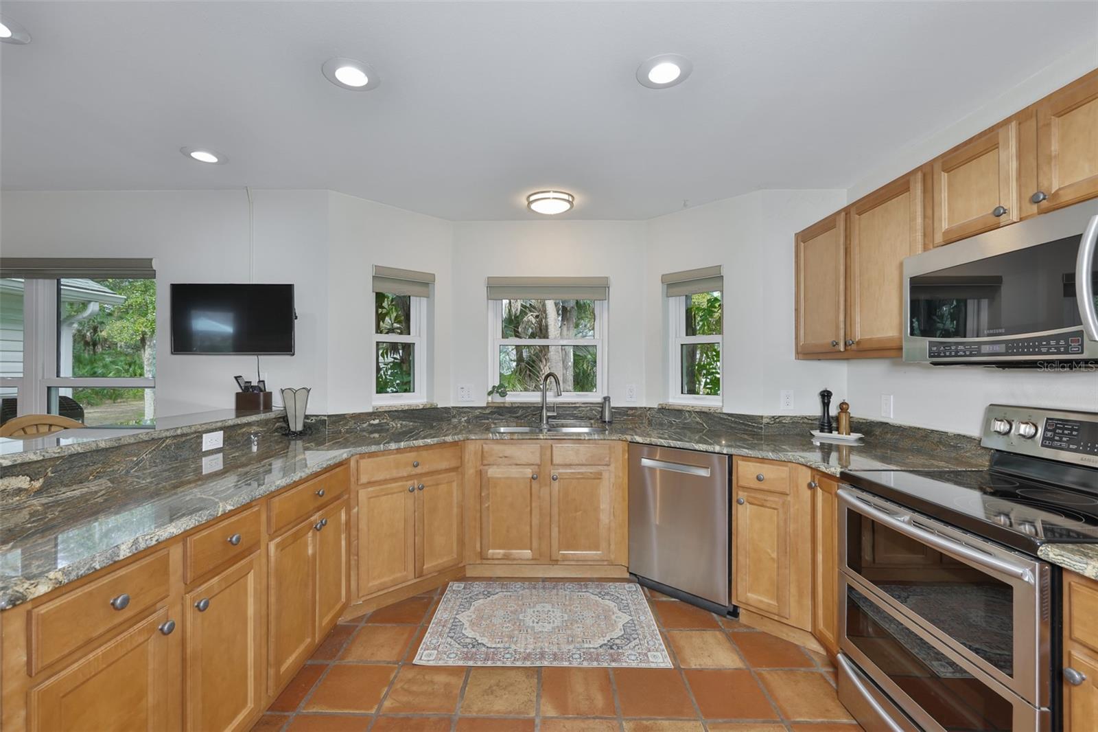 Listing photo id 36 for 3301 Timberlee Road