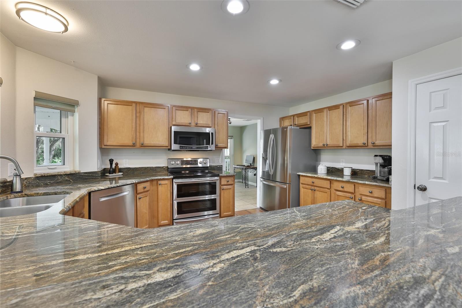 Listing photo id 2 for 3301 Timberlee Road