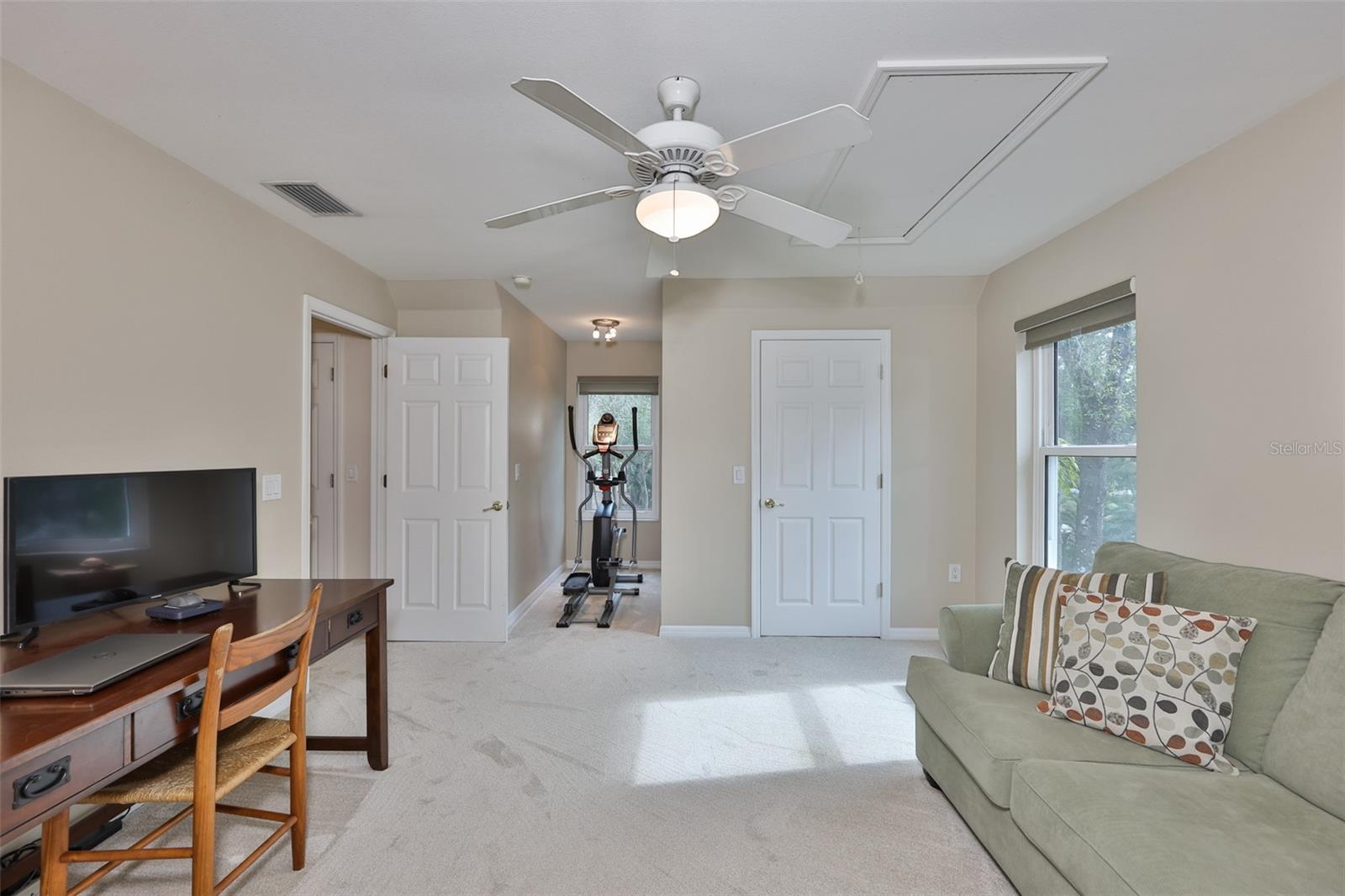 Listing photo id 46 for 3301 Timberlee Road