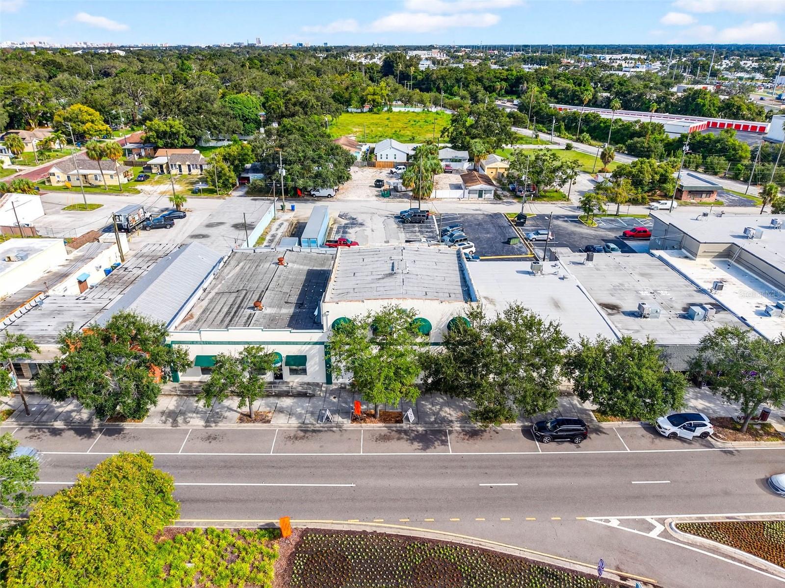 Image 27 of 36 For 206 Bay Drive