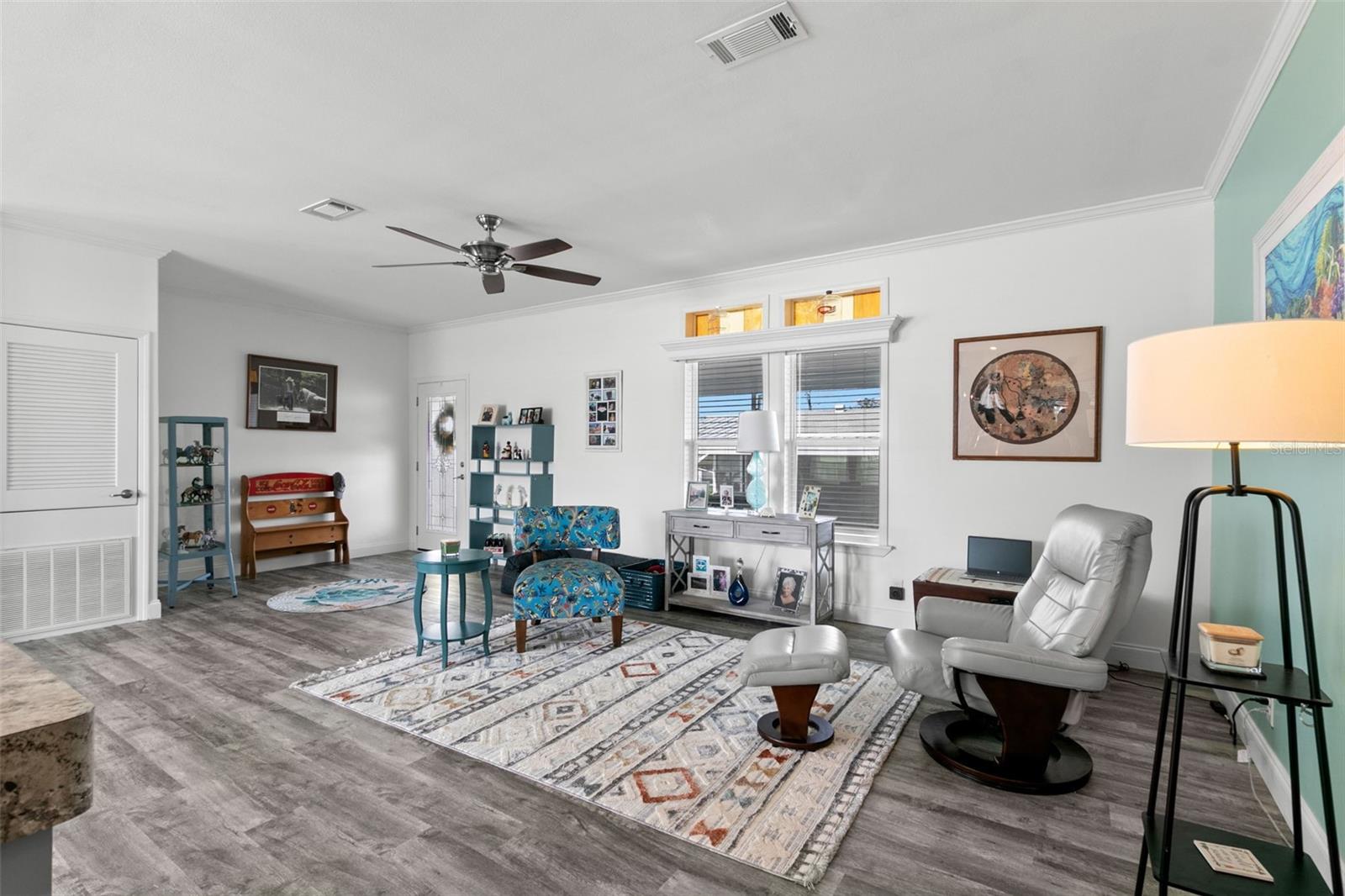 Image 12 of 33 For 6901 Americana Drive Ne 102