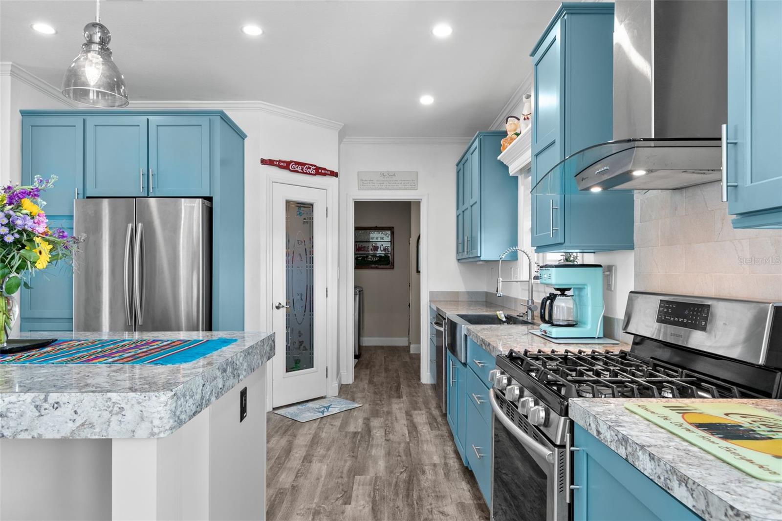 Image 7 of 33 For 6901 Americana Drive Ne 102