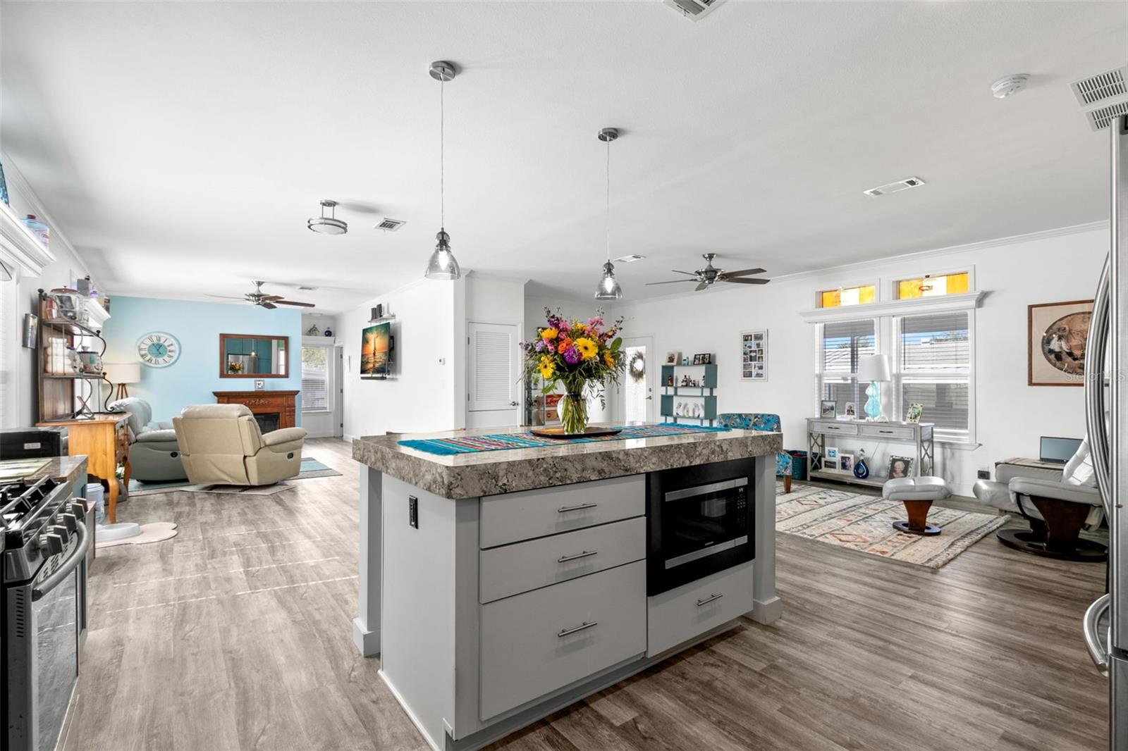 Image 8 of 33 For 6901 Americana Drive Ne 102