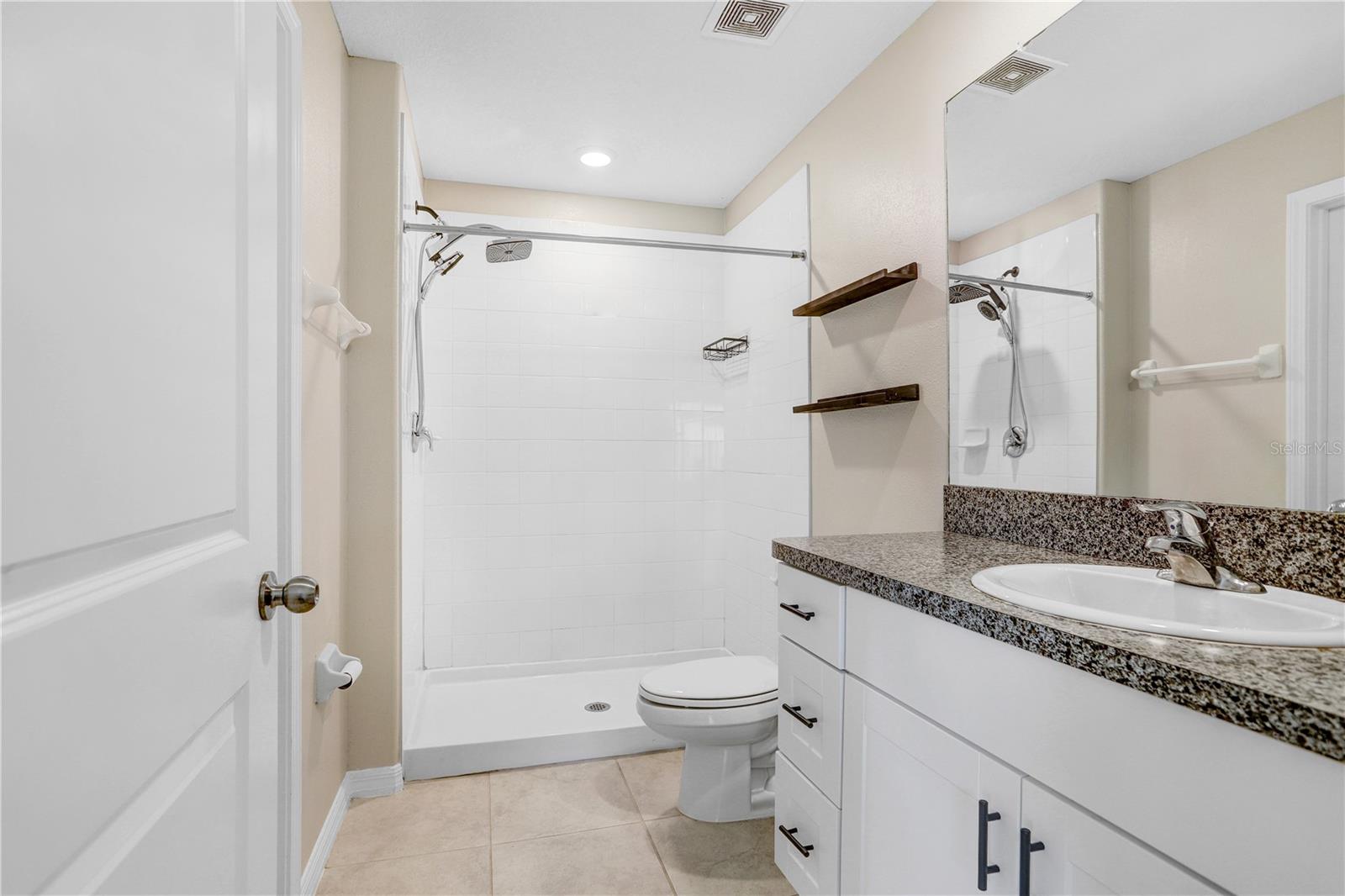 Image 17 of 32 For 15622 Spice Key Street