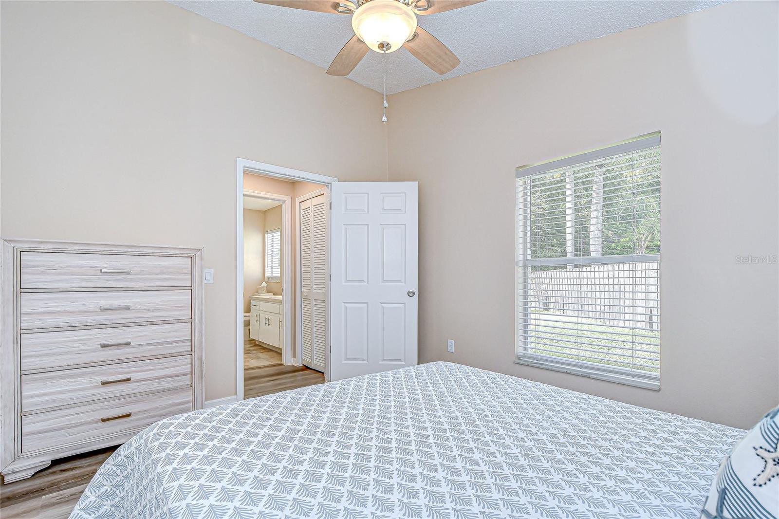 Image 24 of 43 For 4837 Eagle Cove Boulevard