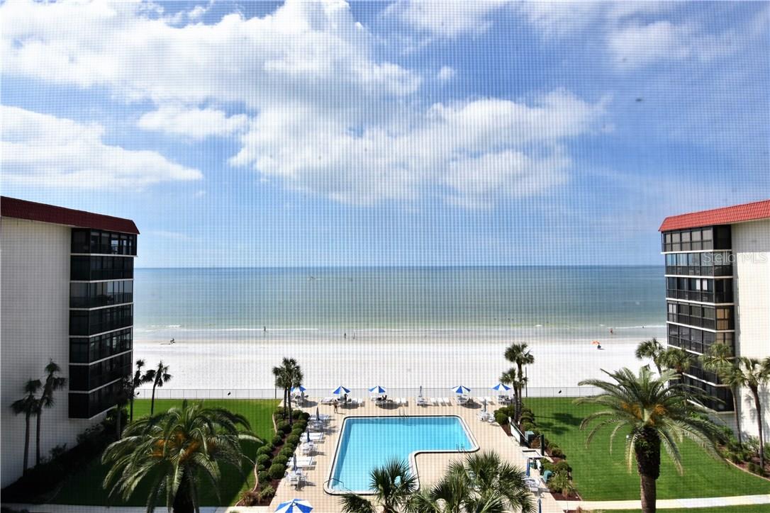 Image 12 of 34 For 18304 Gulf Boulevard 610