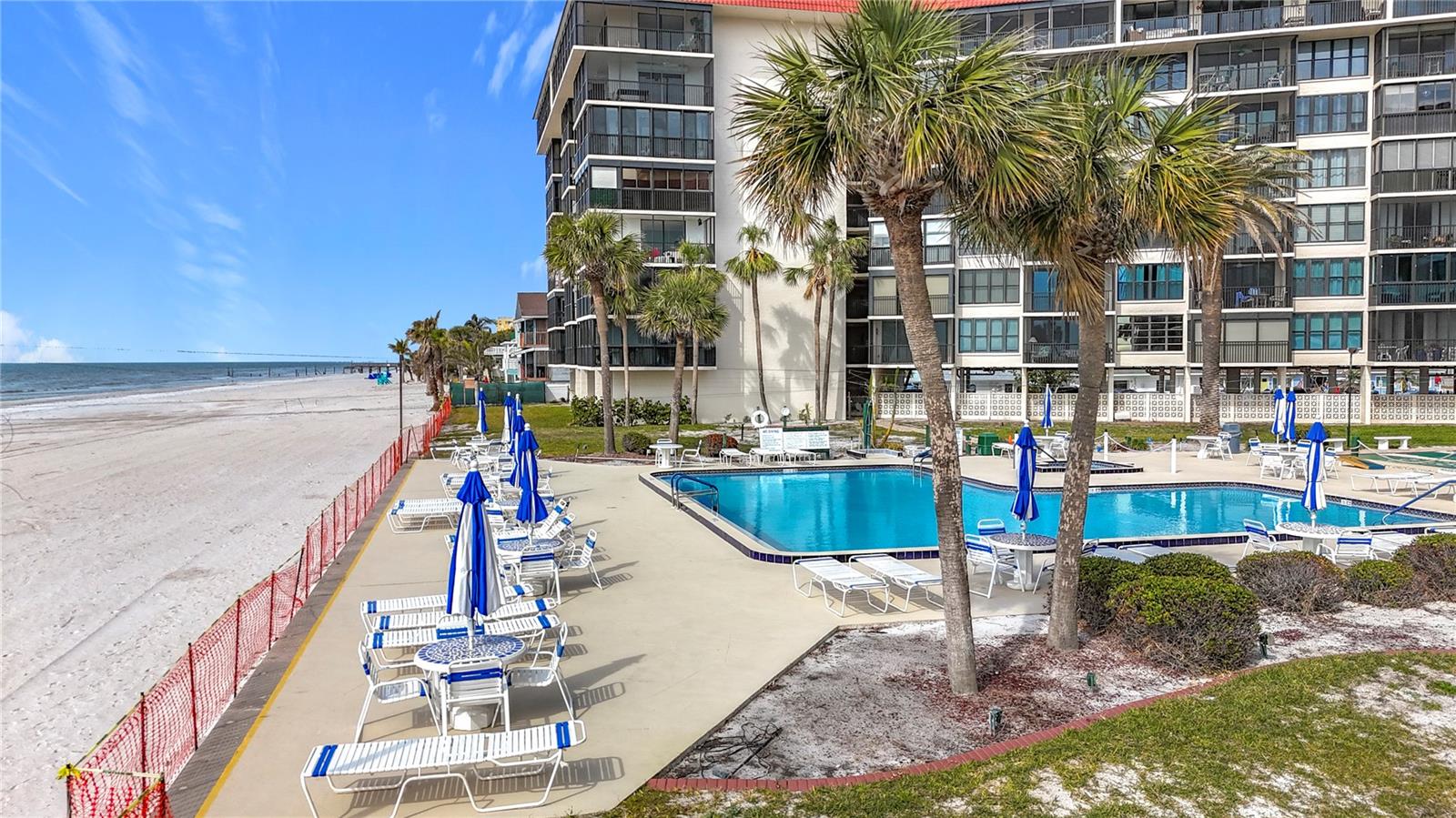 Image 13 of 34 For 18304 Gulf Boulevard 610