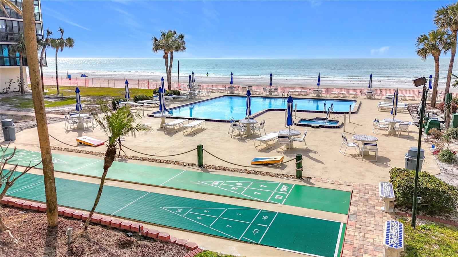 Image 16 of 34 For 18304 Gulf Boulevard 610