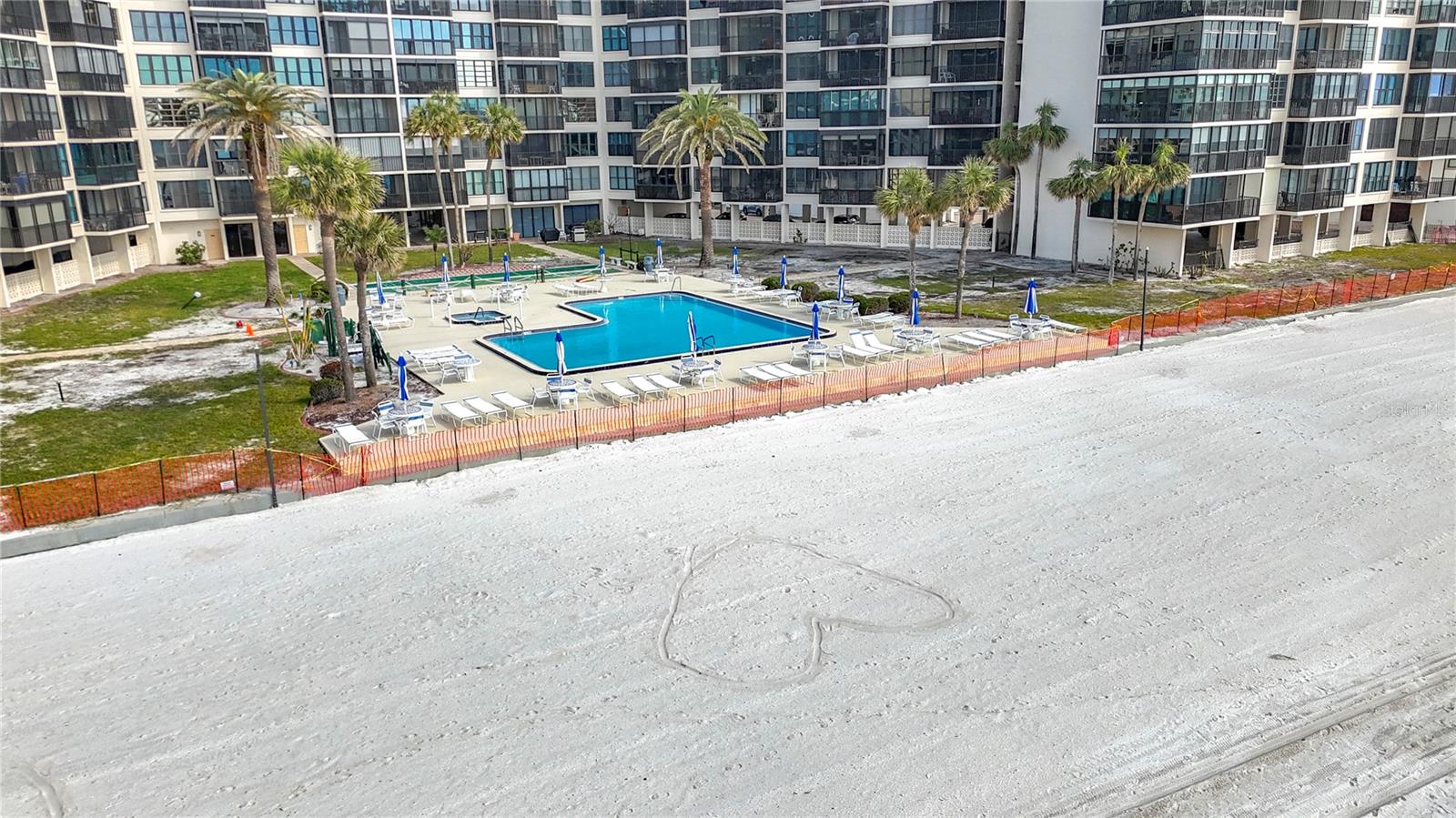 Image 17 of 34 For 18304 Gulf Boulevard 610
