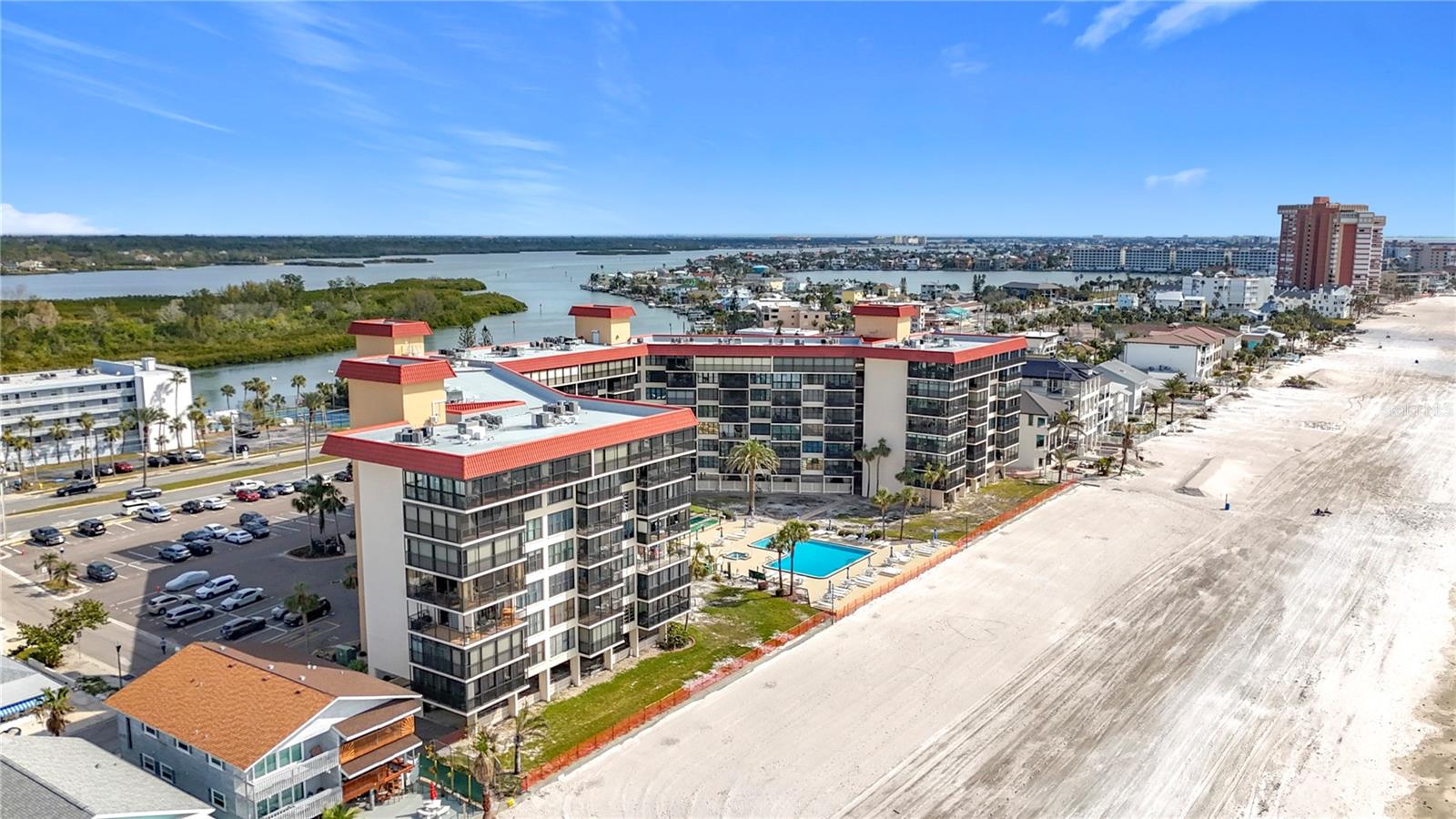 Image 21 of 34 For 18304 Gulf Boulevard 610