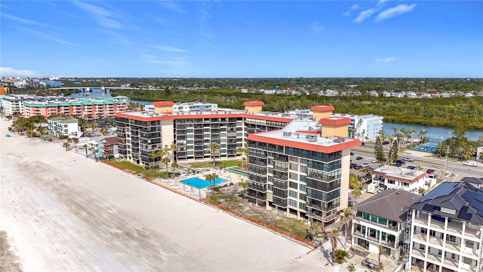 Image 23 of 34 For 18304 Gulf Boulevard 610