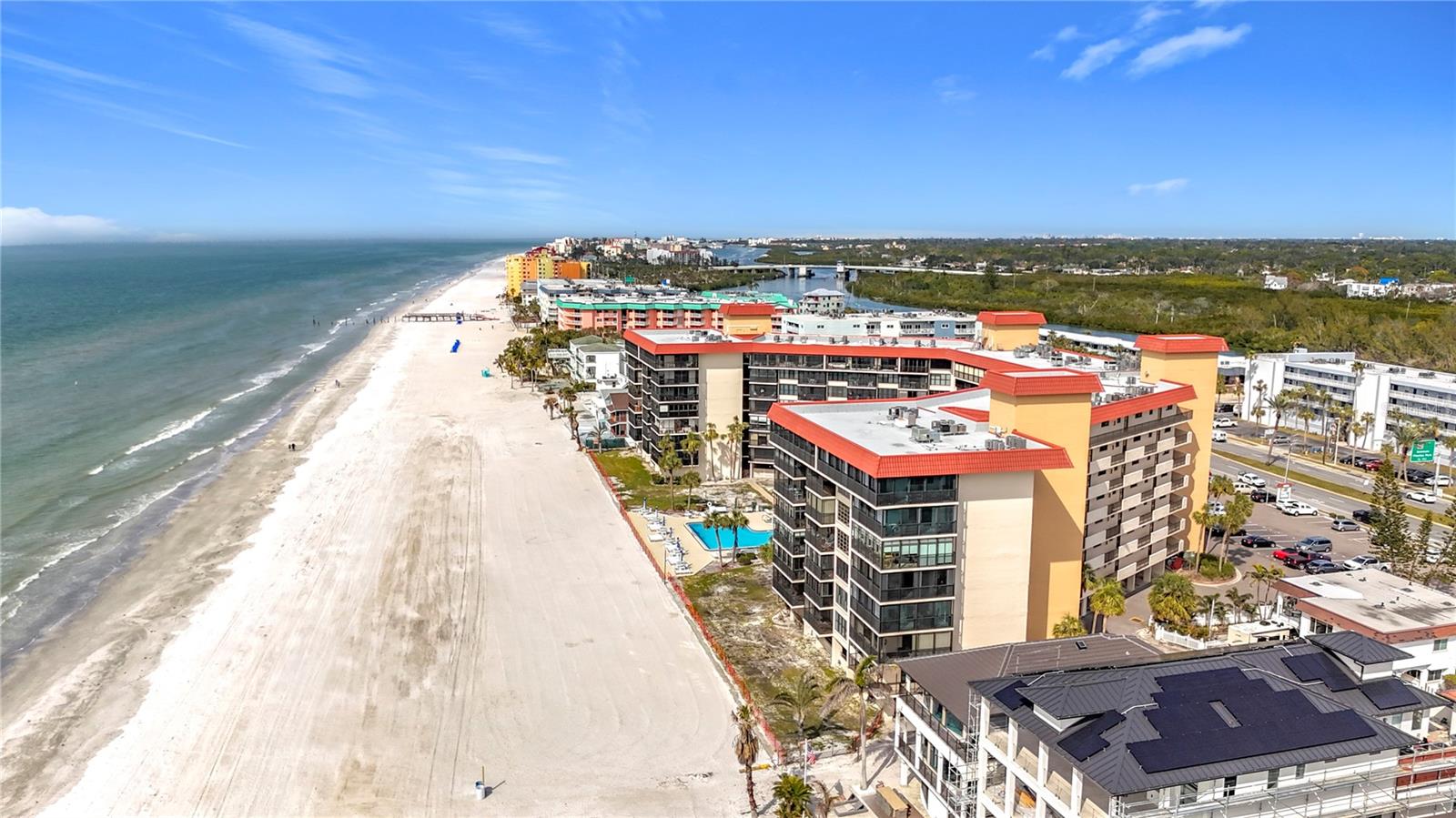 Image 24 of 34 For 18304 Gulf Boulevard 610