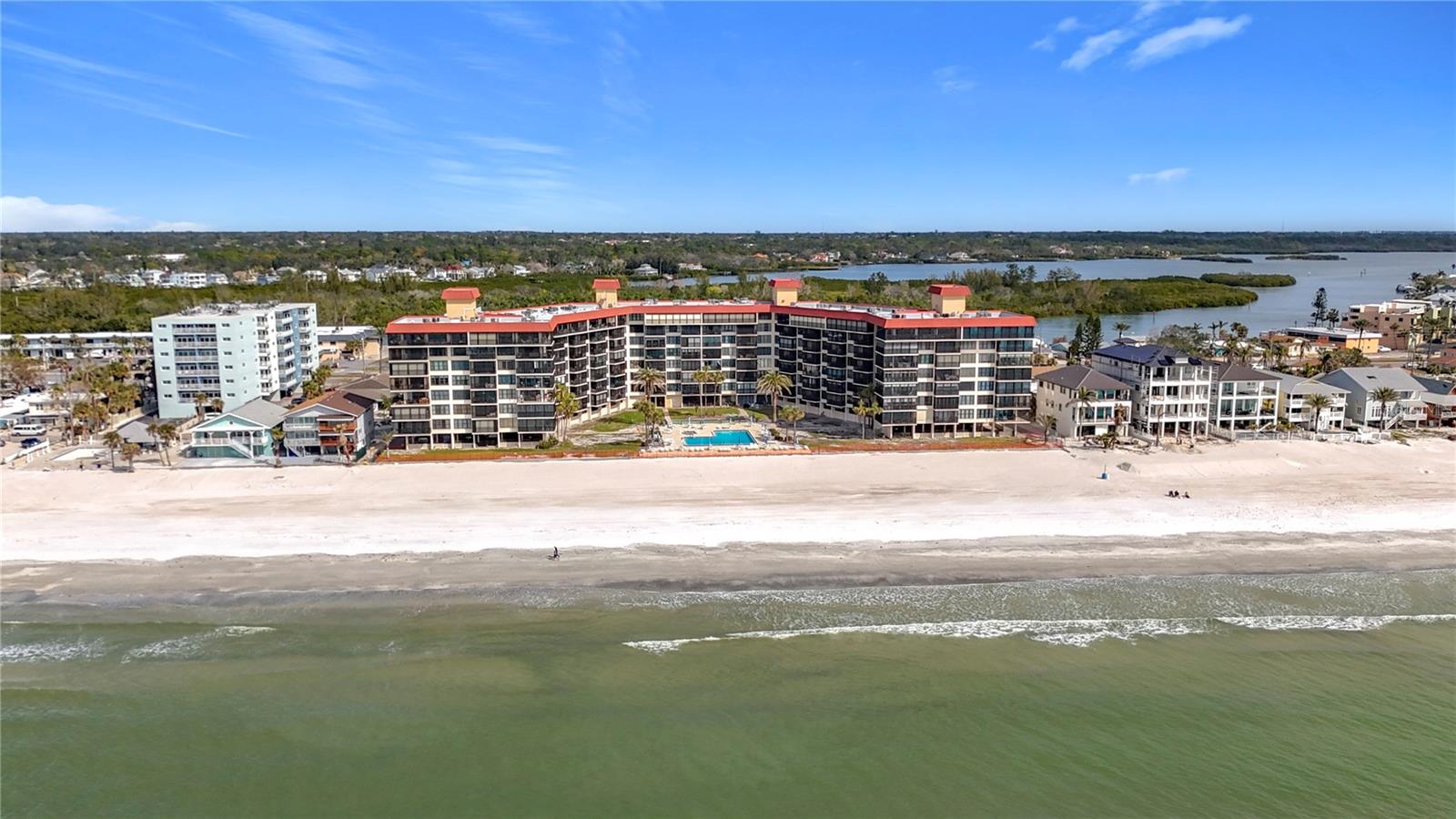 Image 26 of 34 For 18304 Gulf Boulevard 610